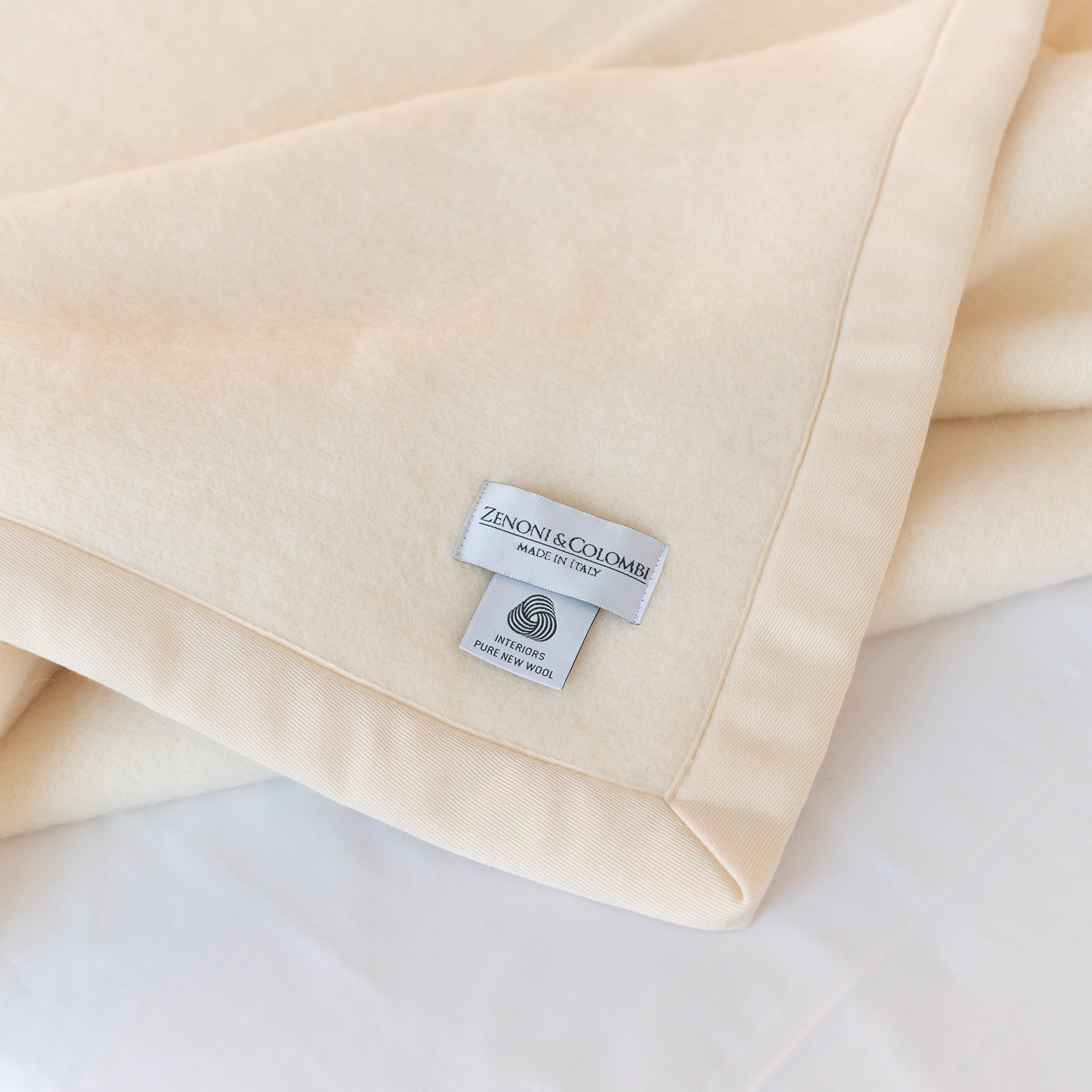 Couverture en pure laine vierge Lambswool certifiée Woolmark Beige