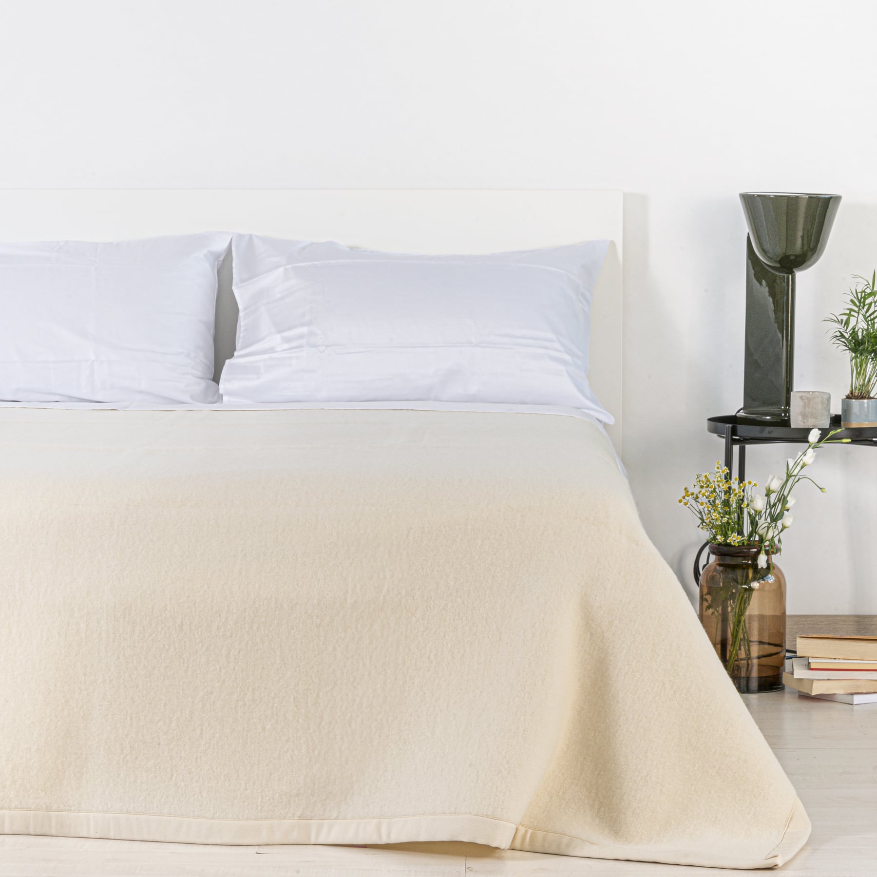 Couverture en pure laine vierge Lambswool certifiée Woolmark Beige