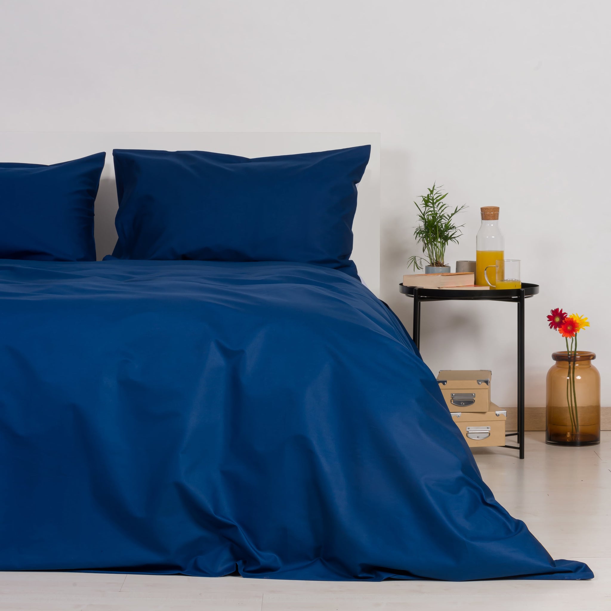 Duvet cover in 100% Blue Ultramarine cotton with pillowcases