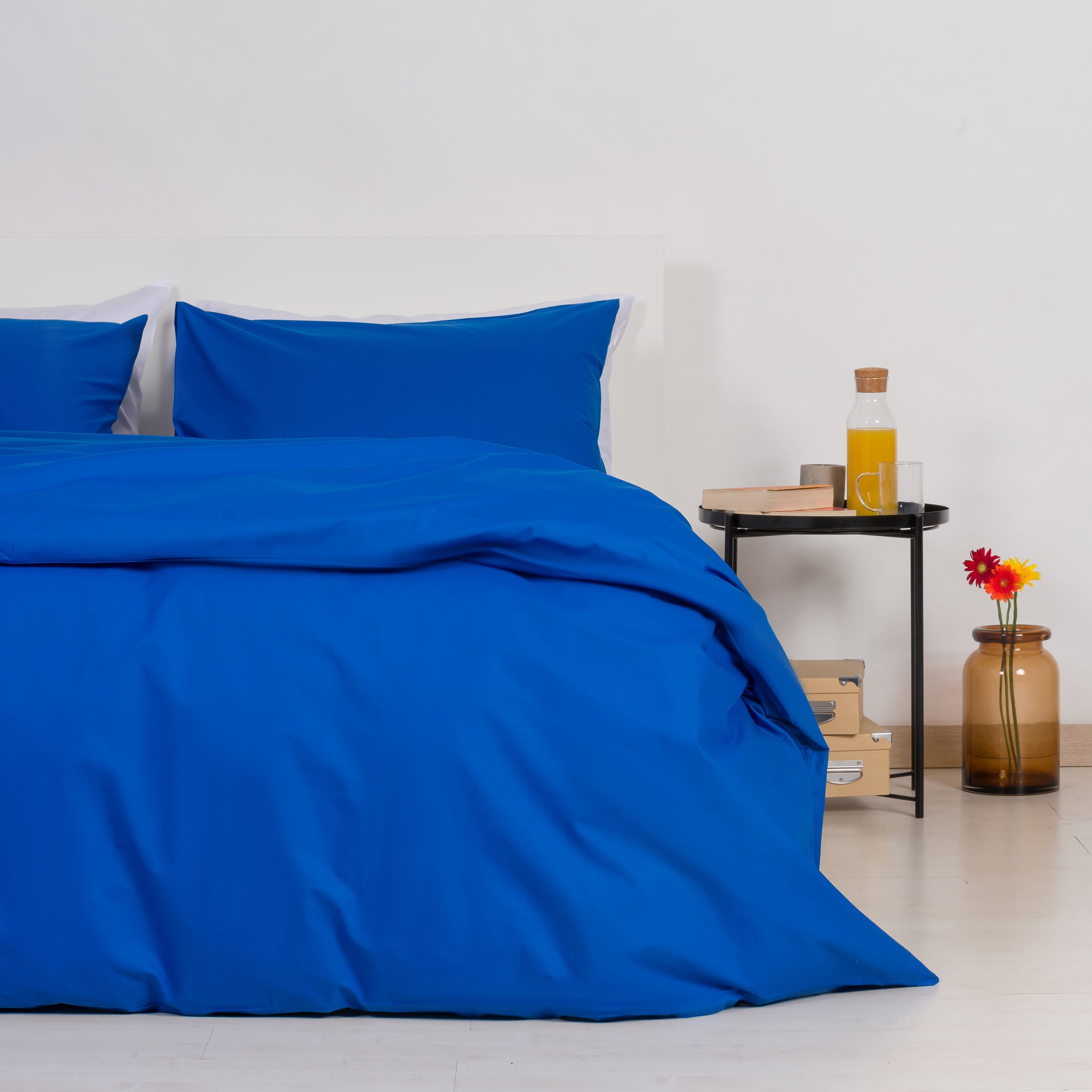 Duvet cover with pillowcases in 100% Royal Blue Cotton