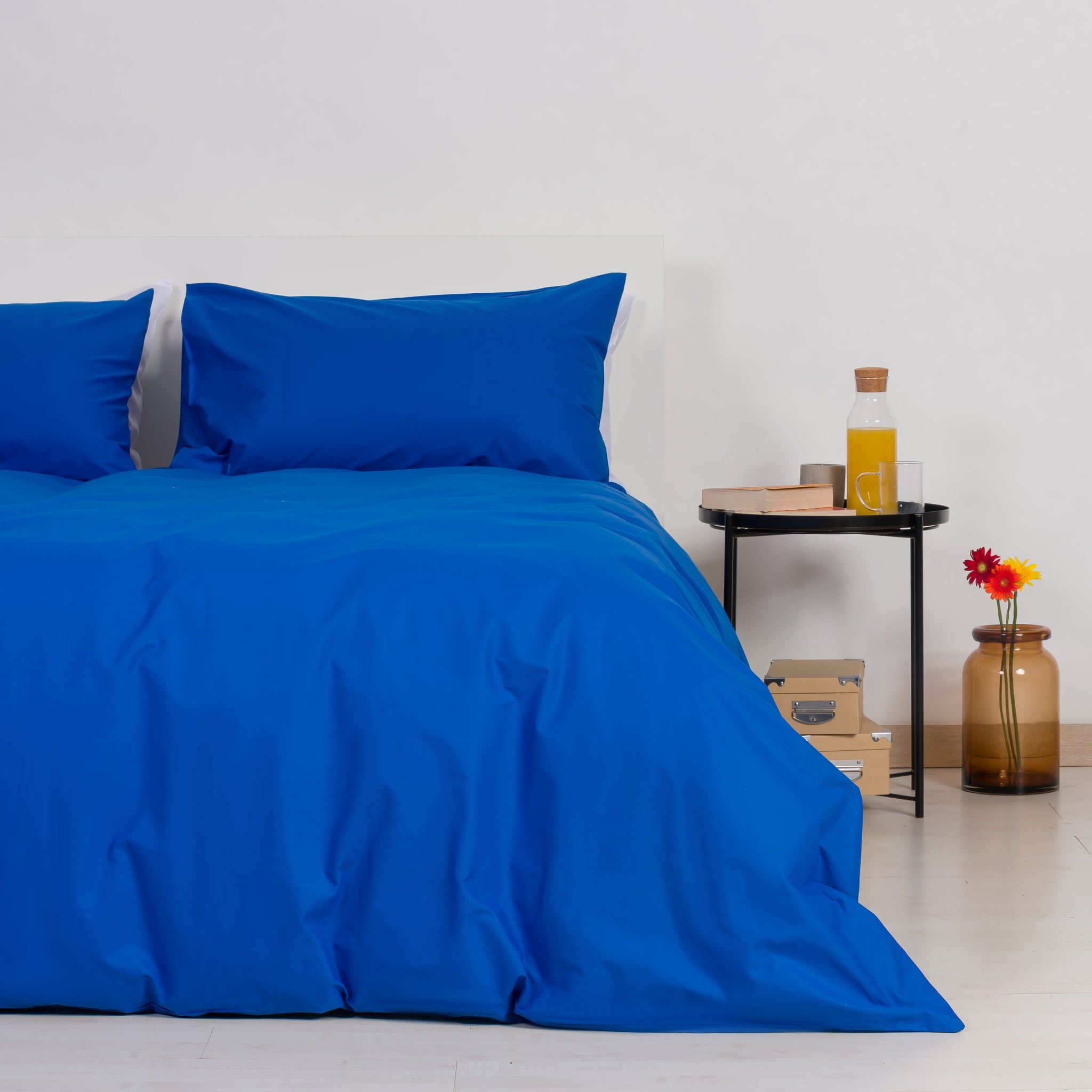 Duvet cover with pillowcases in 100% Royal Blue Cotton