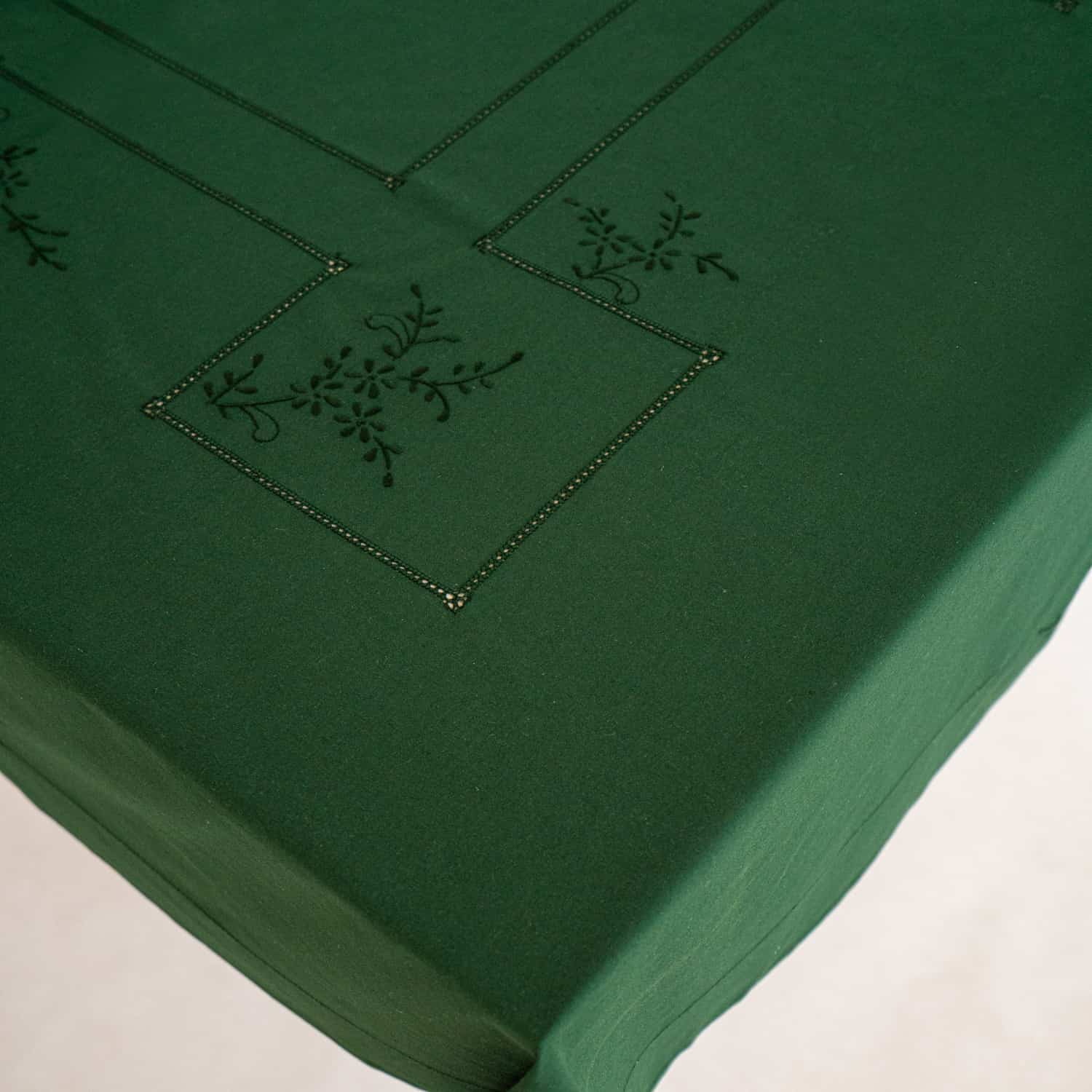 Tablecloth + 12 hand-embroidered napkins in pure cotton Made in Italy, Francesca variant